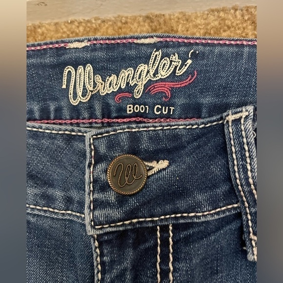 Wrangler Woman’s Boot Cut Jeans 3/4x34 - Picture 3 of 6